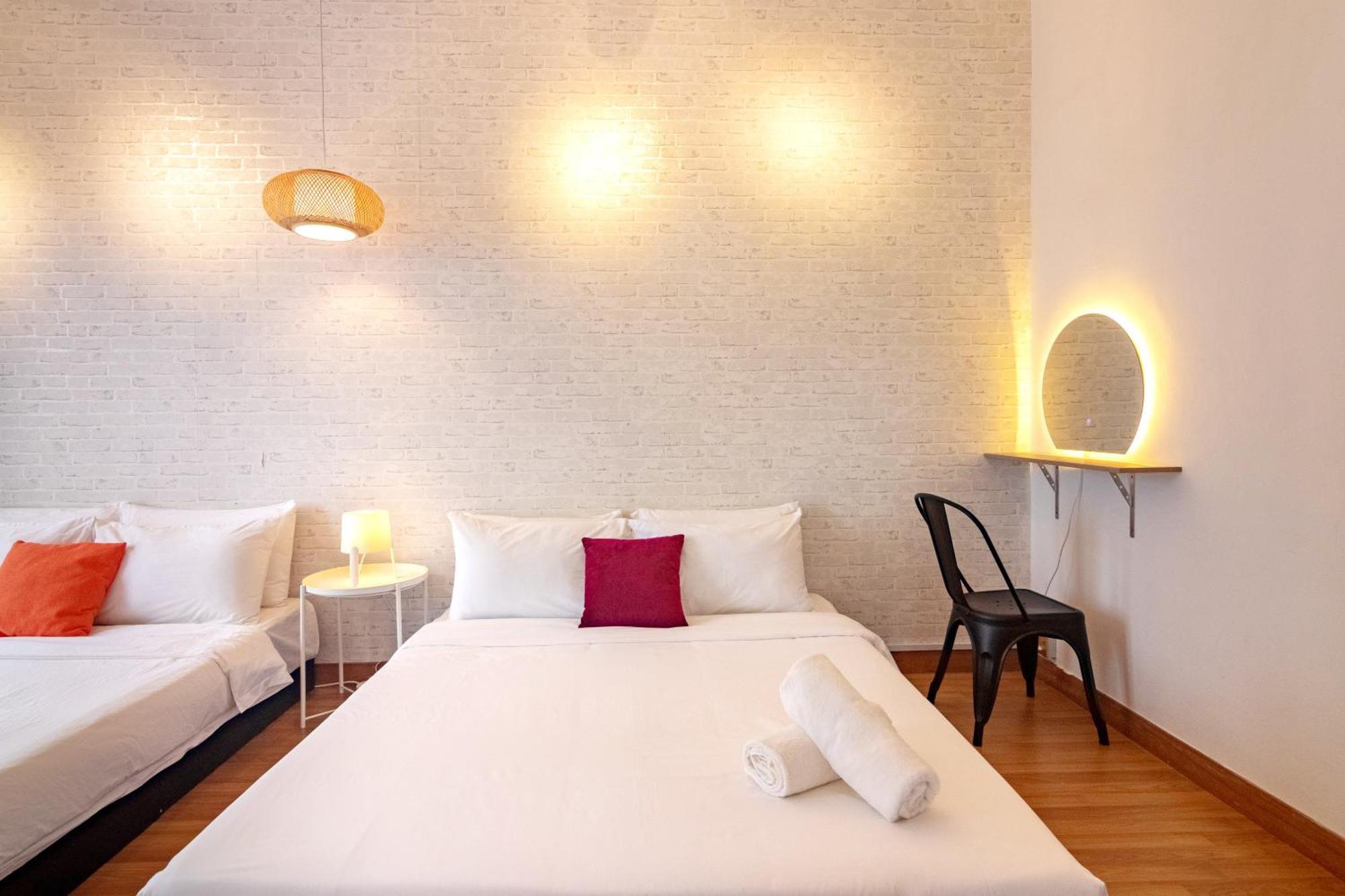 Tropicana 218 Macalister X Airlevate Suites George Town Buitenkant foto